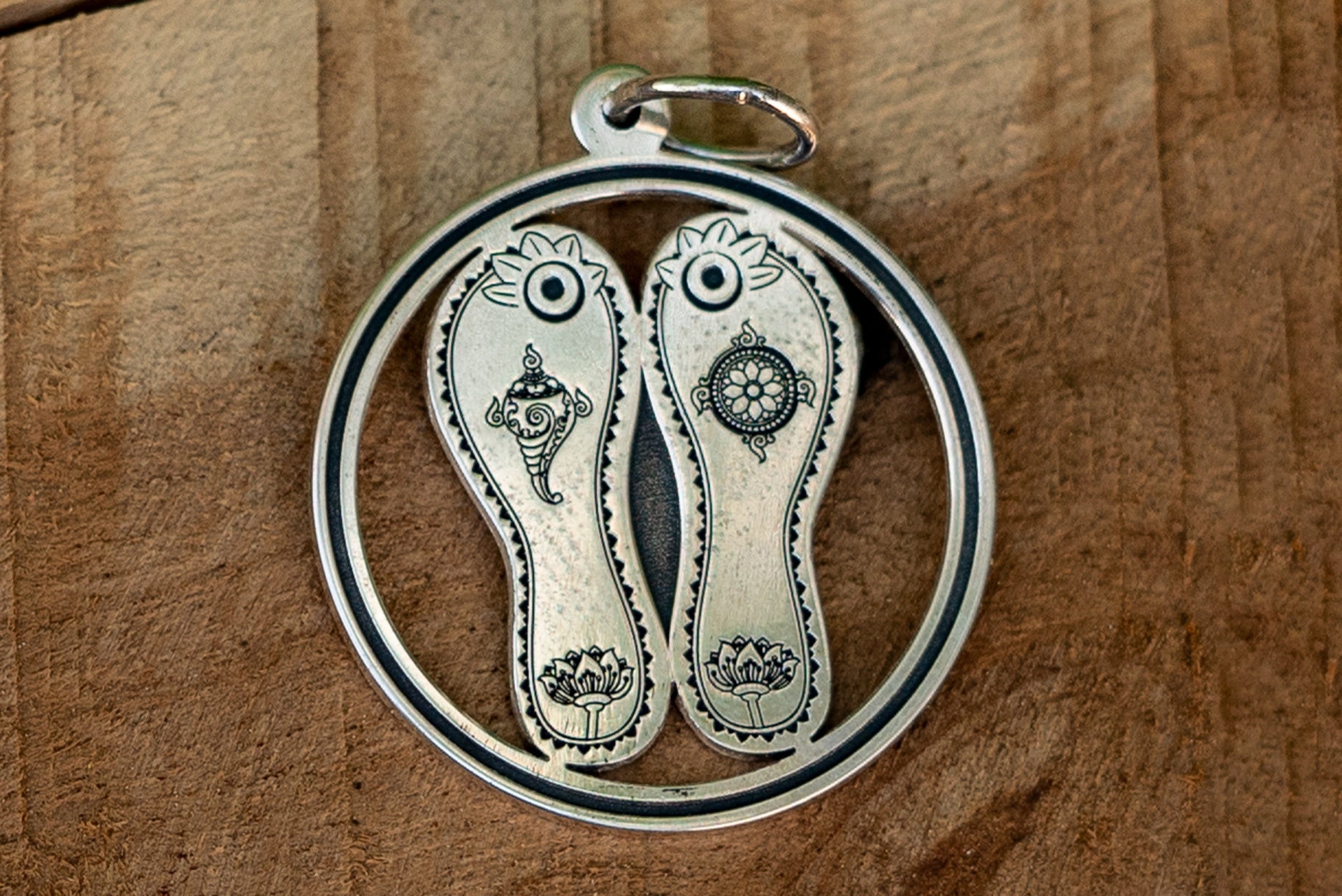 Paramahamsa Vishwananda Pendant | Paduka 2