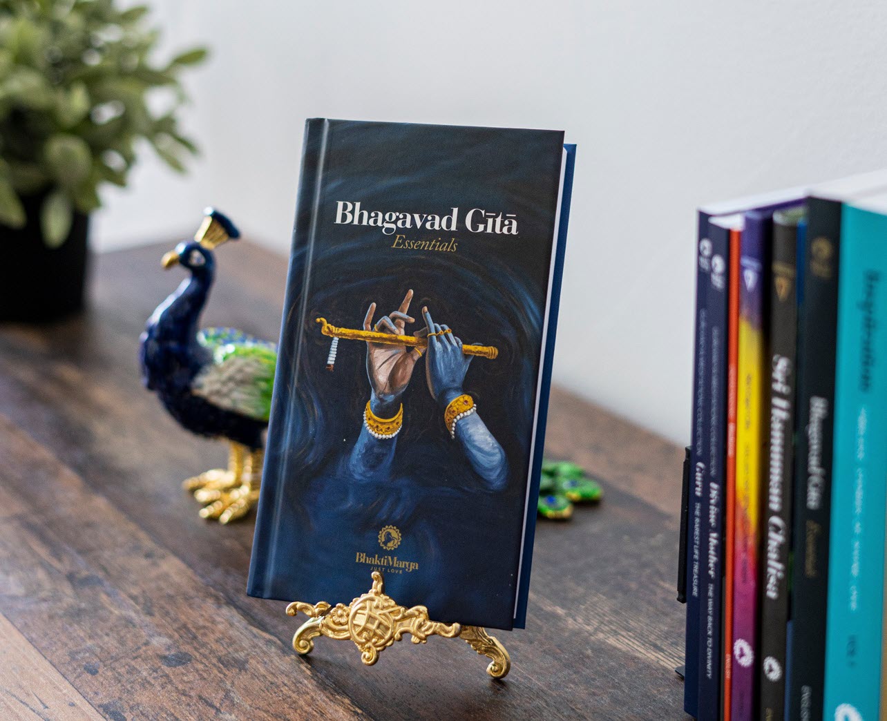 Bhagavad Gita Essentials | English