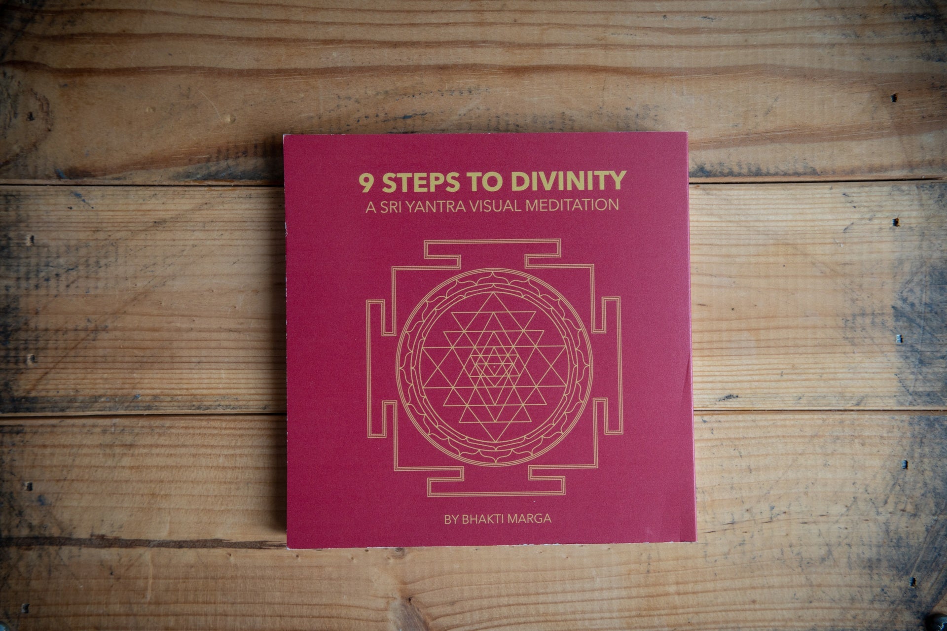 Sri Yantra Visual Meditation accordion booklet, Bhakti Marga publication - Bhakti Shop
