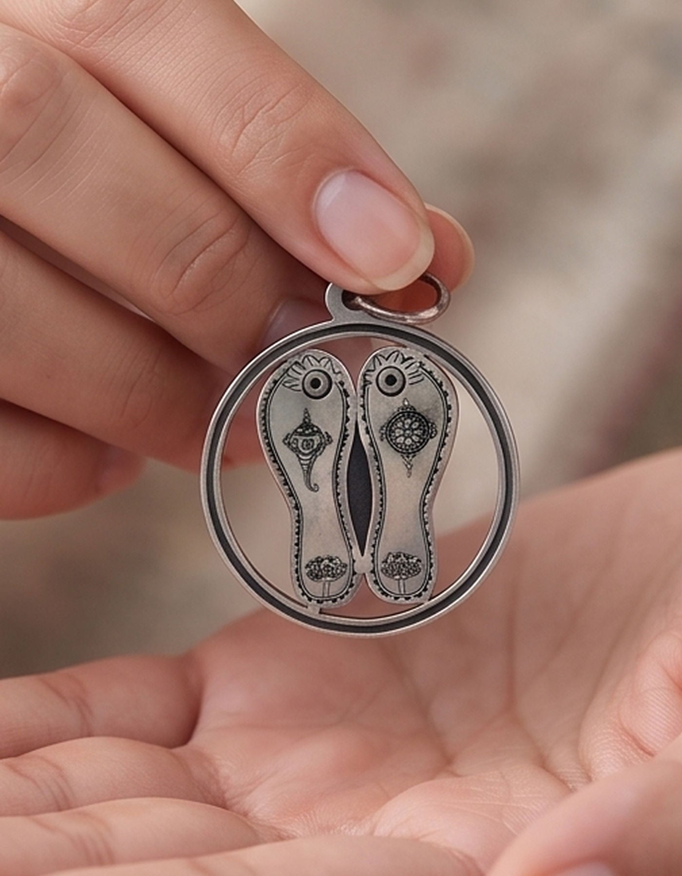 Paramahamsa Vishwananda Pendant | Paduka 925