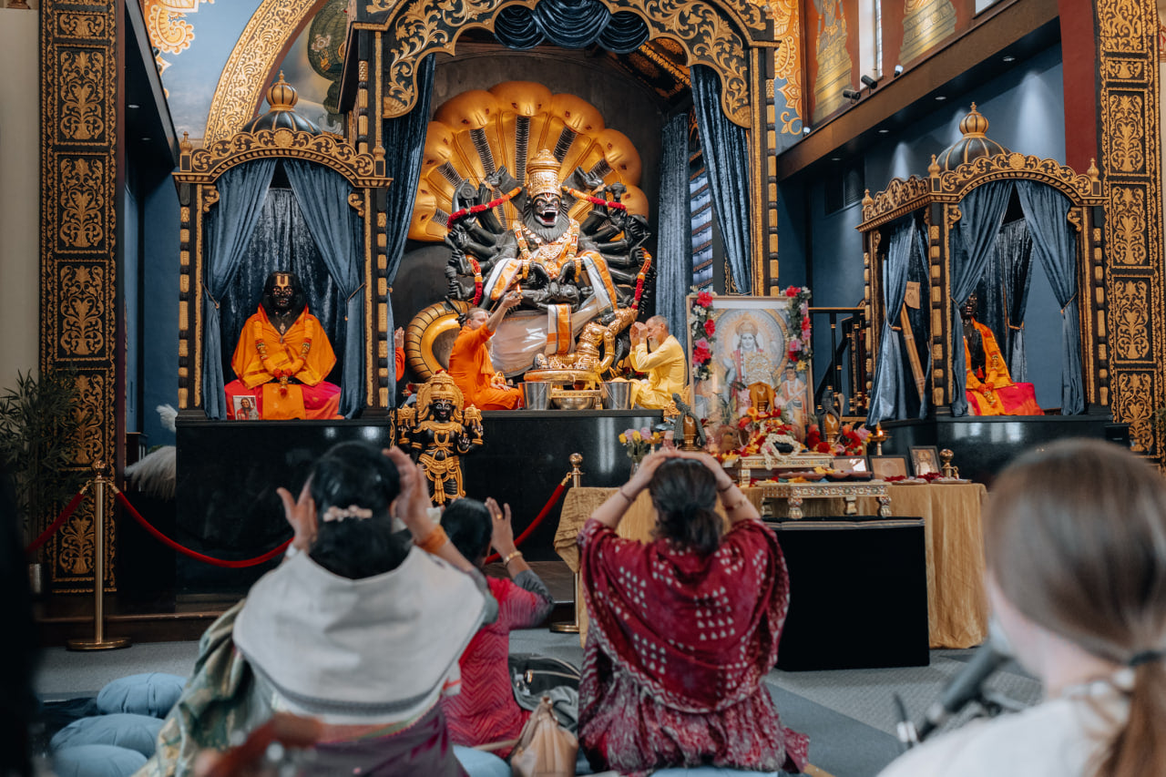 Prayer and devotional life at Paranitya Narasimha Temple